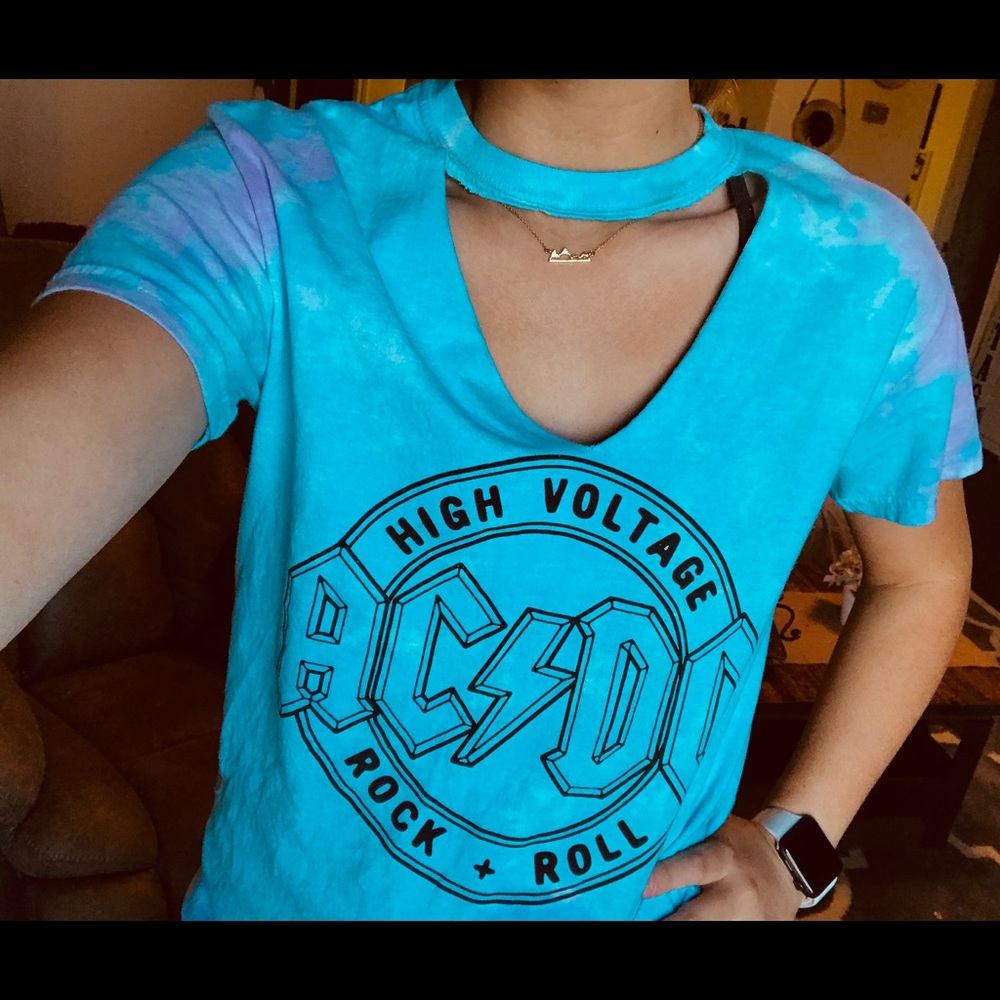 💙AC/DC TEE WITH CHOKER 💙